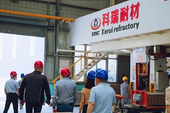 Magznezit visit Kerui refractory forming workshop